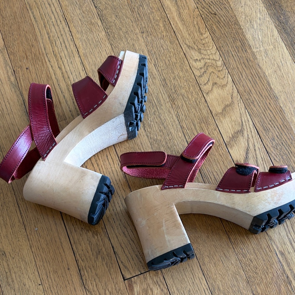 Swedish Hasbeens Burgundy/Red Leather Velcra Clogs Sandals - Picture 5 of 9